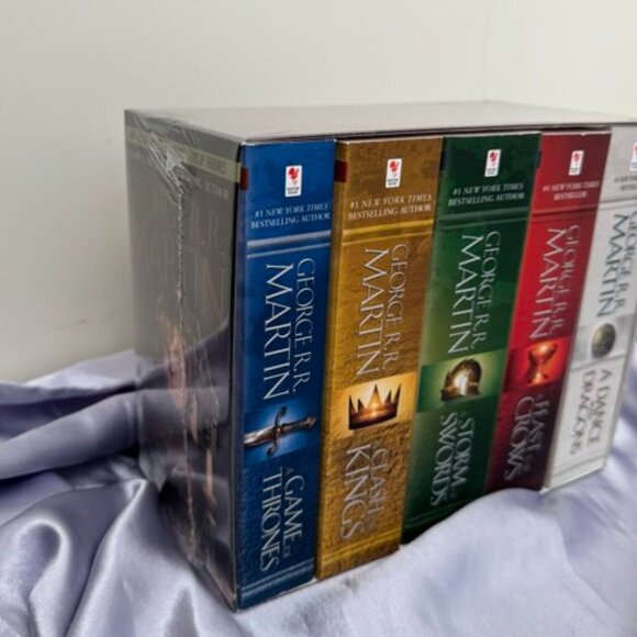 BRAND NEW - Game of Thrones 5-Book Box Set - Picture 3 of 10
